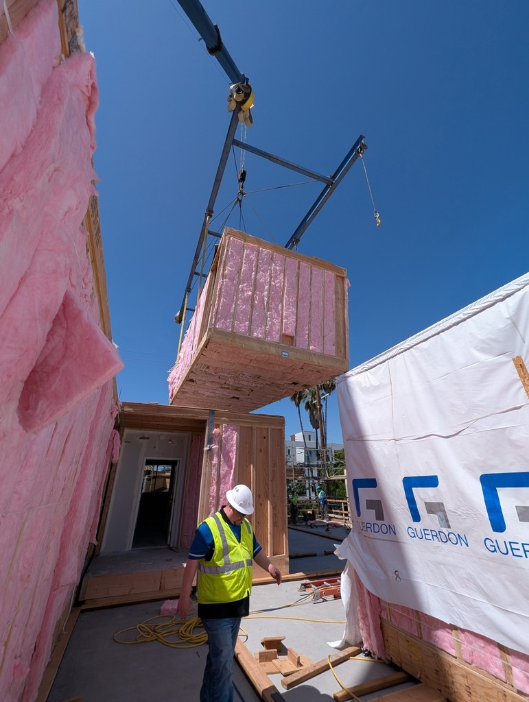 GuerdonModular's tweet image. Tommy Rakes, our CEO, was on-site today to watch the crane set of Guerdon modules at the LAFH supportive housing project. From factory floor to final placement, Tommy’s leadership ensures quality and precision every step of the way. Great to see the progress taking shape on-site!