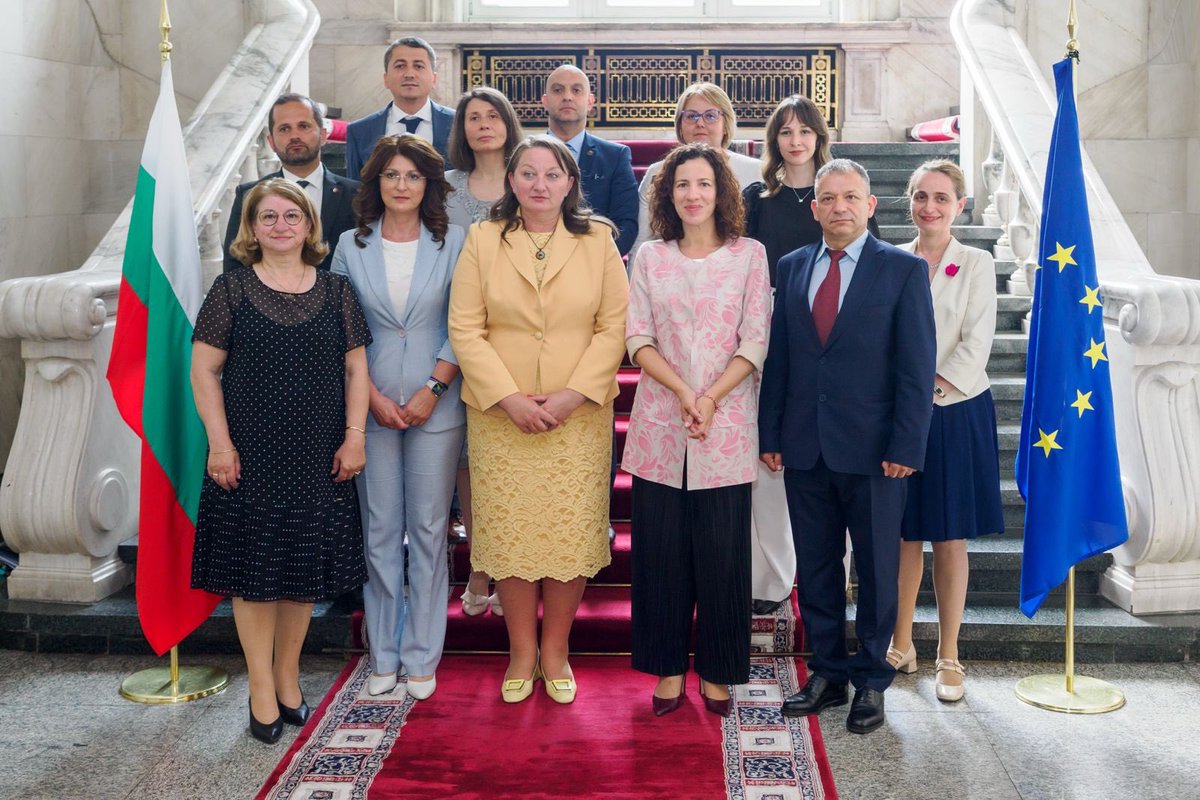 Roxana Mînzatu (@roxanaminzatu) on Twitter photo 🇧🇬🇪🇺Attended the joint session of the National Assembly Committees on Labour, Education & EU Affairs, chaired by <a href="/DenitsaSacheva/">Denitsa Sacheva</a>
We discussed Bulgaria’s early education challenges & how the EU can support shared goals — including a holistic approach using #STEM as a framework 🇧🇬🇪🇺Attended the joint session of the National Assembly Committees on Labour, Education & EU Affairs, chaired by <a href="/DenitsaSacheva/">Denitsa Sacheva</a>
We discussed Bulgaria’s early education challenges & how the EU can support shared goals — including a holistic approach using #STEM as a framework