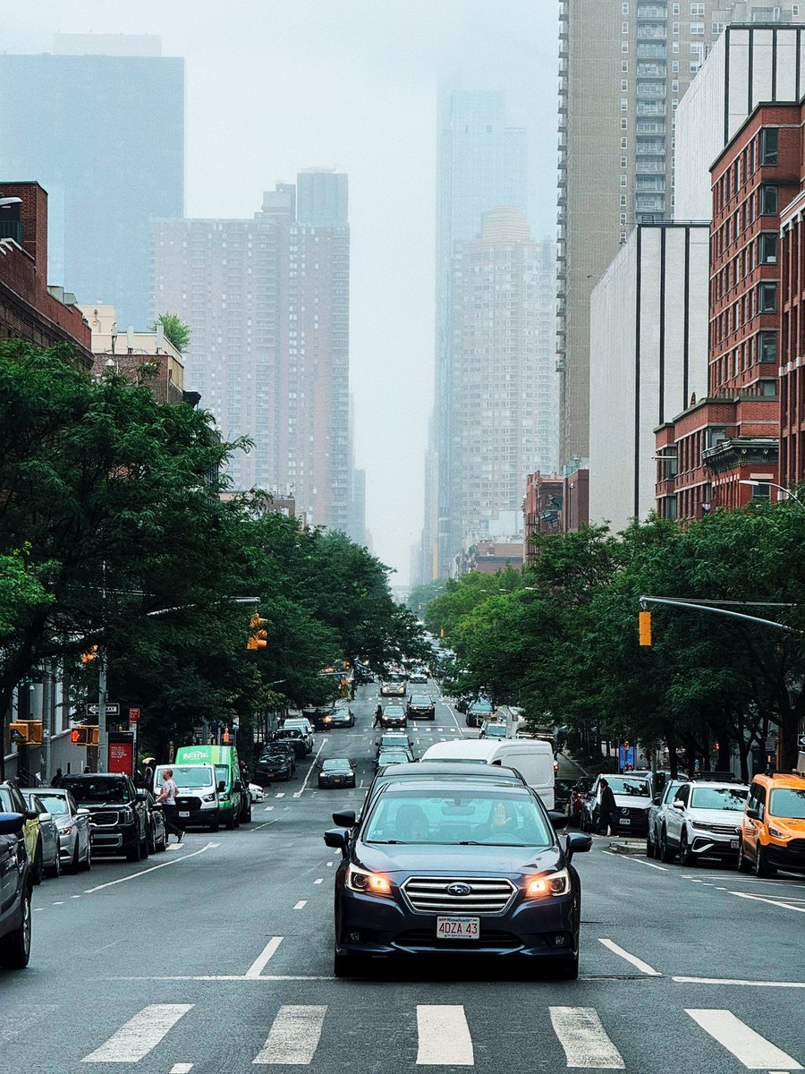 Podría volver cada mes que seguiría notando lo rápido que cambia esta ciudad. New York, #ShotOniPhone.