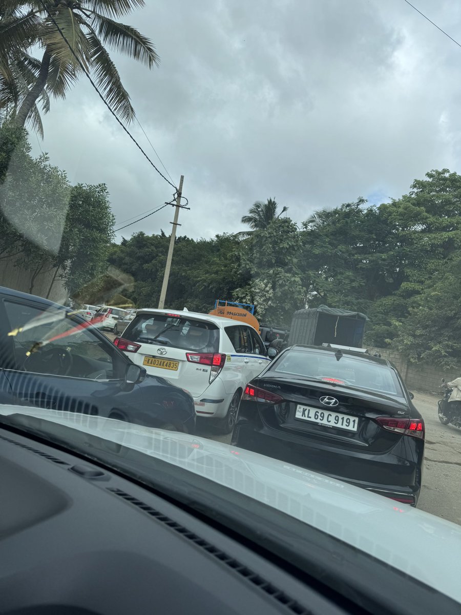 BalagereConnect's tweet image. Avoid infamous #PananthurRUB long que towards #ORR @wftrps #justnow