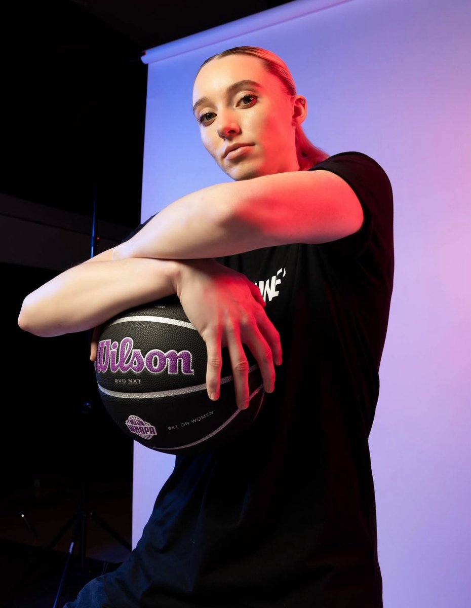 Paige Bueckers to start the season:

17.7 PTS
5.7 AST
3.1 STL + BLK

Only Sheryl Swoopes (3× MVP), Lisa Leslie (3× MVP), Breanna Stewart (2× MVP), Candace Parker (2× MVP), Tamika Catchings (1× MVP), Angel McCoughtry, and Napheesa Collier have averaged at least 15 points, 3