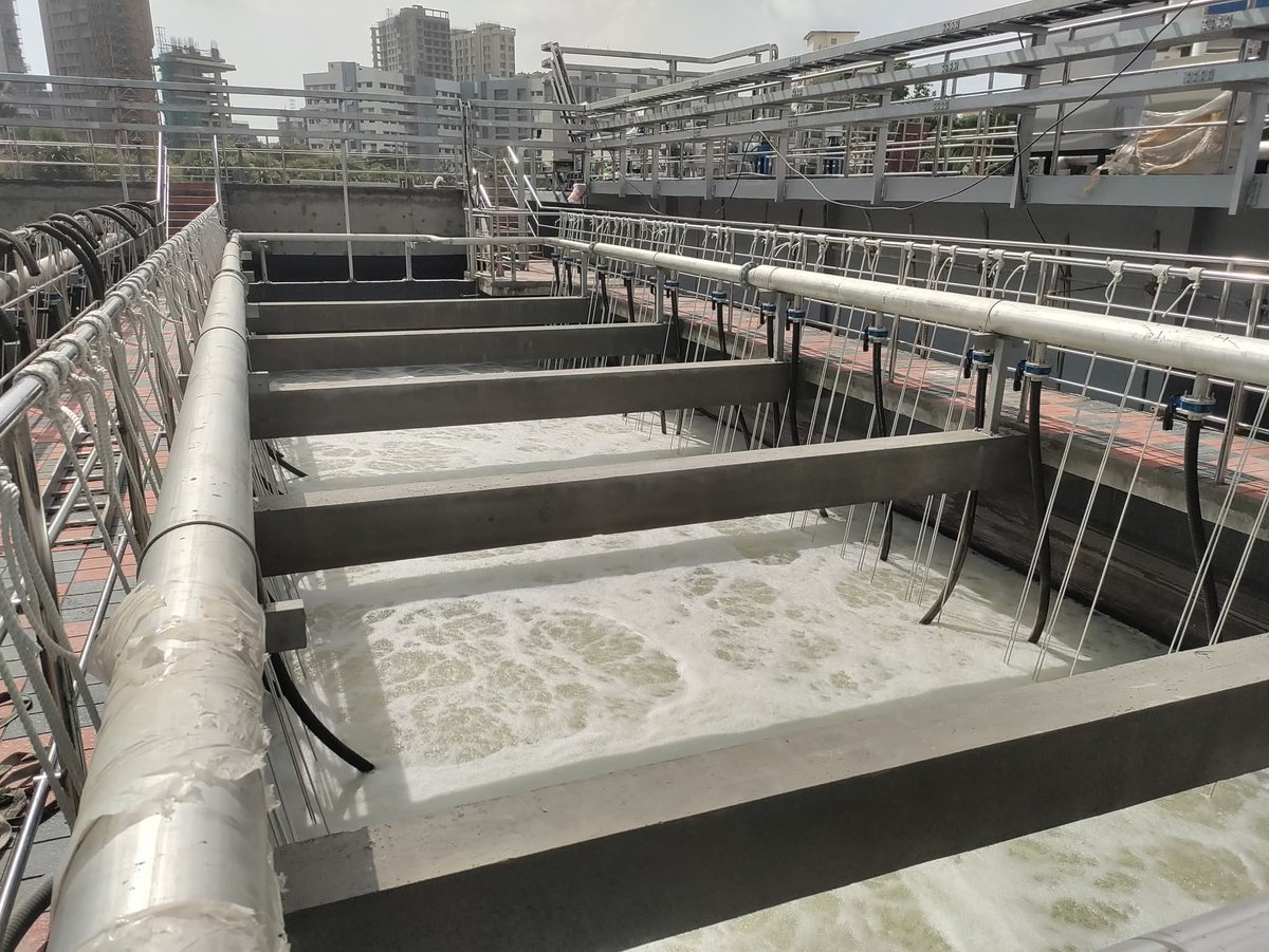 One of the 1st STPs on Dahisar river activated near Sudhir Phadke flyover in Borivali.Trails wil go for sometime.A number of these smaller treatments plants are being constructed over Dahisar,Poisar,Oshiwara rivers to treat waste water before entering into sea 
📷 Gopal jhaveri