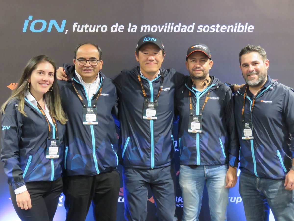 premiere_motors's tweet image. En el marco de #Expopartes, #HankookTire presentó la evolución de la #MovilidadSostenible en Colombia 🇨🇴, con la ampliación del portafolio de las llantas iON, exclusivas para vehículos eléctricos ⚡️. 
acortar.link/jqExNN