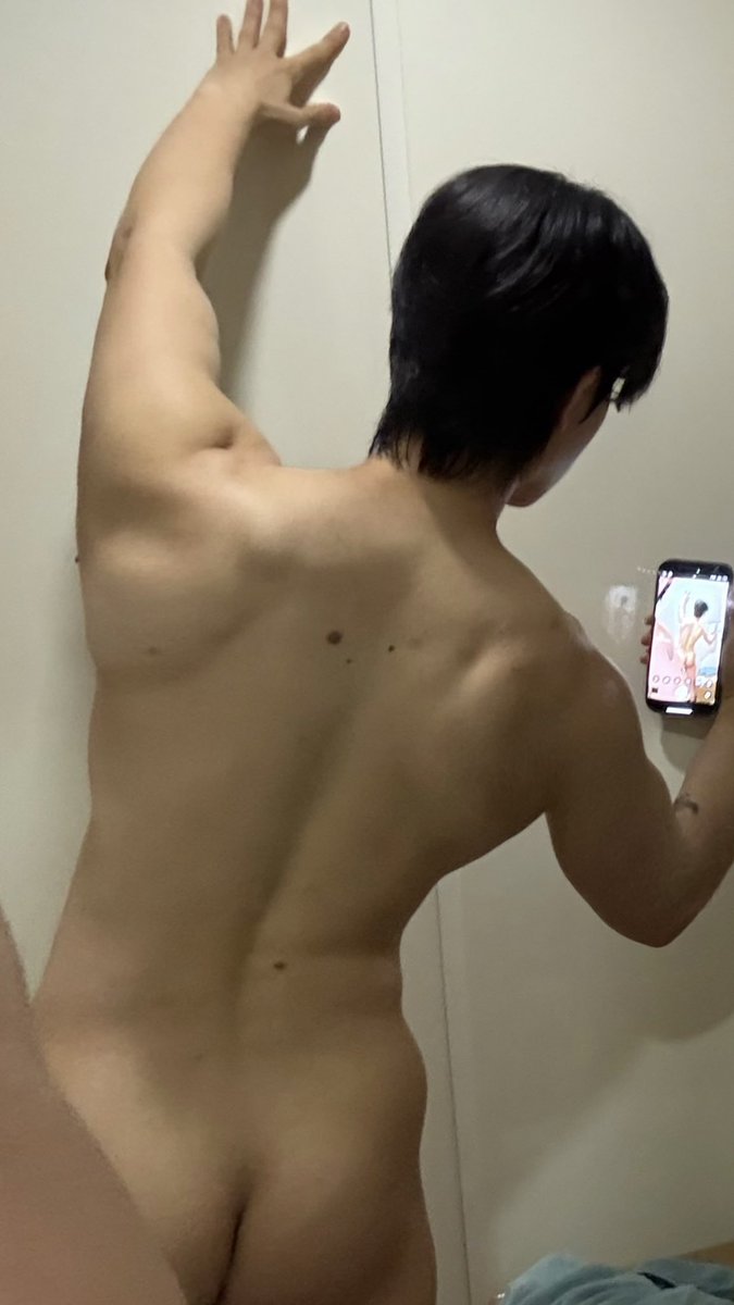 더워서 등목 

onlyfans.com/only.hans