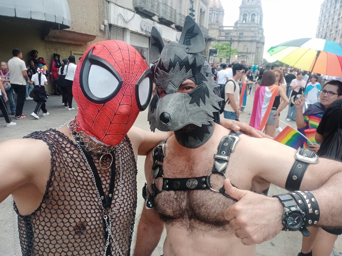 1042Martin's tweet photo. En el #PrideGDL https://t.co/C3sJUFJQ8Y