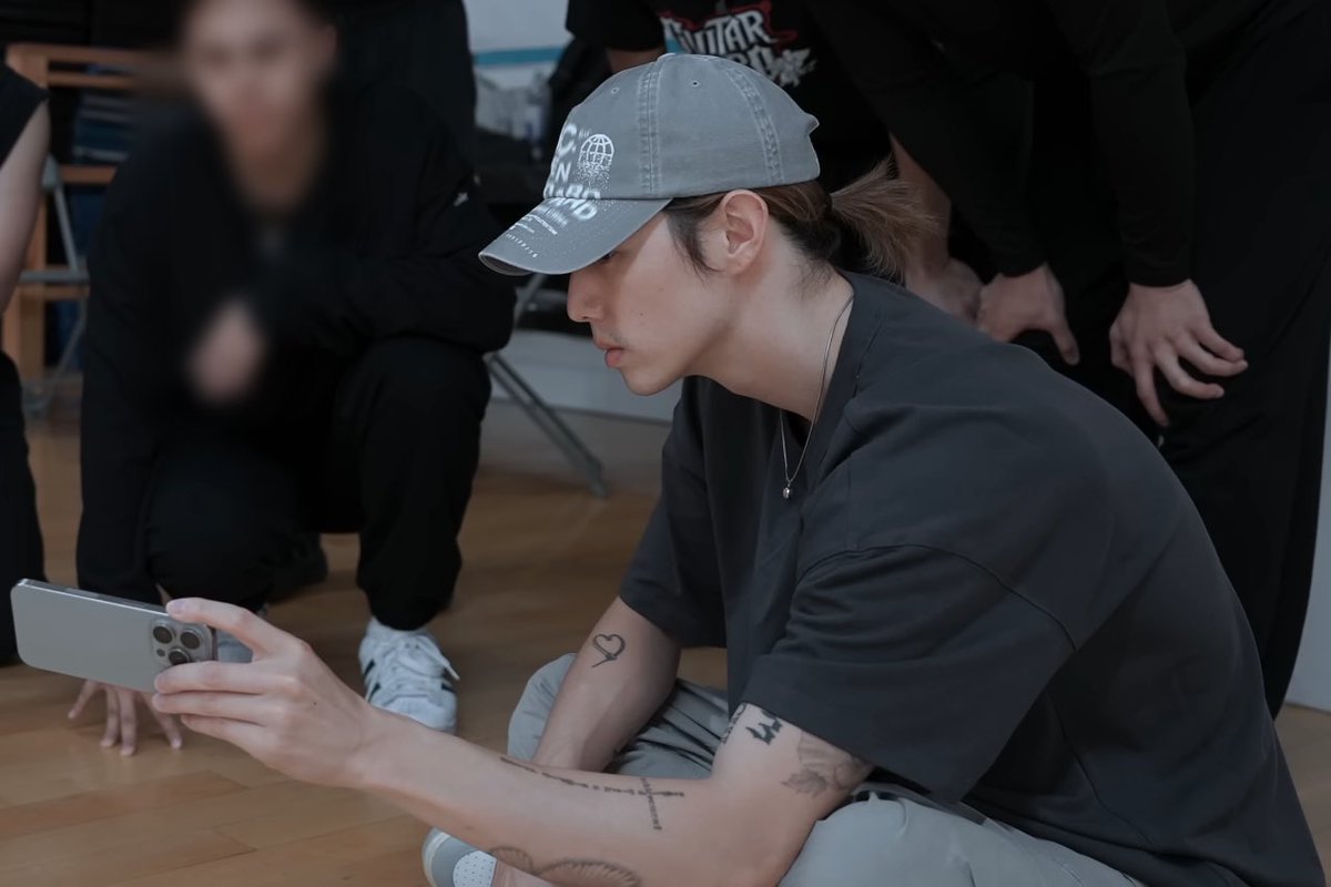 aoyaoeyy's tweet photo. โคตรหล่อ โคตรดี โครตเท่เลย ㅠㅠ https://t.co/einMjTY8n3