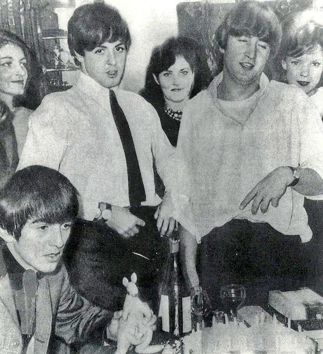 thinkmcharrison's tweet image. george and paul (and john) on june 18th 1964 - paul's 22nd birthday.
Happy birthday, Paul! 💙