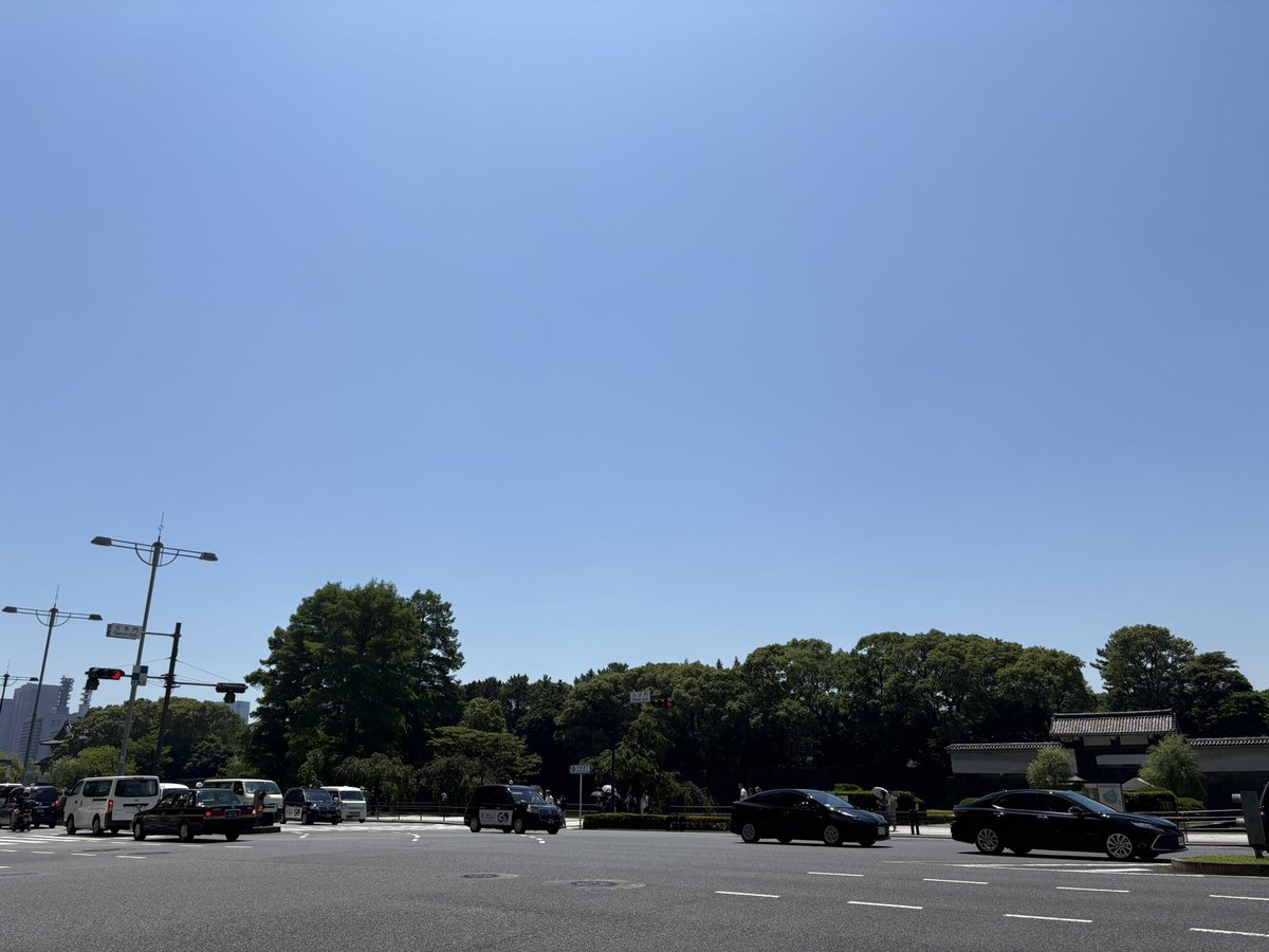 早すぎる夏がやってきた感じがします。☀️🏖️
天気だけは気持ち良いのですが、
身体にも機材にも悪そうな暑さです。

早めの水分補給🥤、塩分補給🍬をお忘れなくです💦