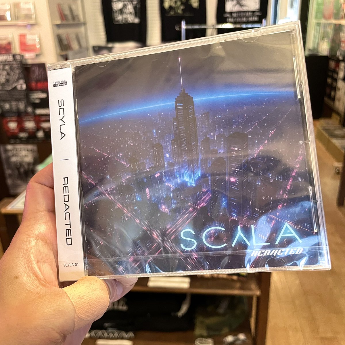 昨日入荷しました名古屋拠点のCyber punk styleメタルコアSCYLAの2nd FULLは店頭・オンラインストアからチェックしてください✅初回入荷分にはA2ポスターも付いてるのでこの機会にぜひ！
ishizue-music.shop-pro.jp/?pid=187130035

今日も良い天気🌞
20時までOPENしてるんでご来店お待ちしてます！

#礎 #ishizue