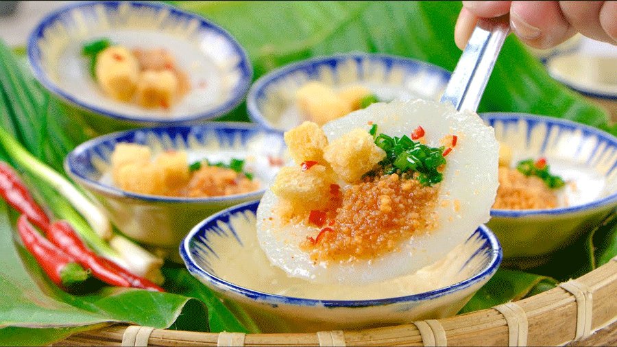 AsiaKingTravel's tweet image. Découvrez que manger à #Hué avec notre sélection des 8 #spécialités culinaires les plus savoureuses - #plats impériaux, street food, desserts typiques #vietnam #cuisine 
----------
👉asiakingtravel.fr/blog/8-special…