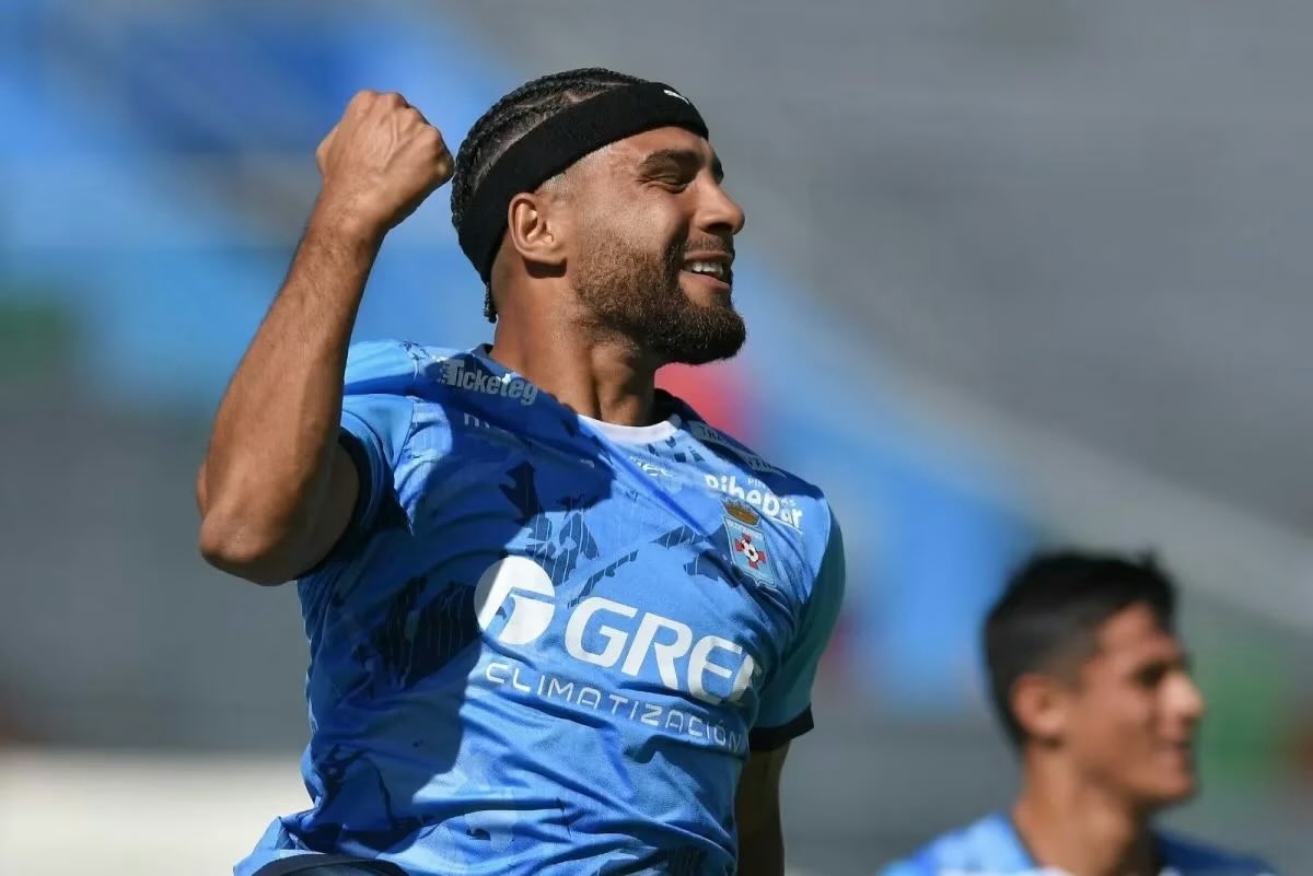 Nahuel Acosta fuera del Clásico cruceño. No regresa desde Uruguay sin que lo autorice  su fisioterapeuta