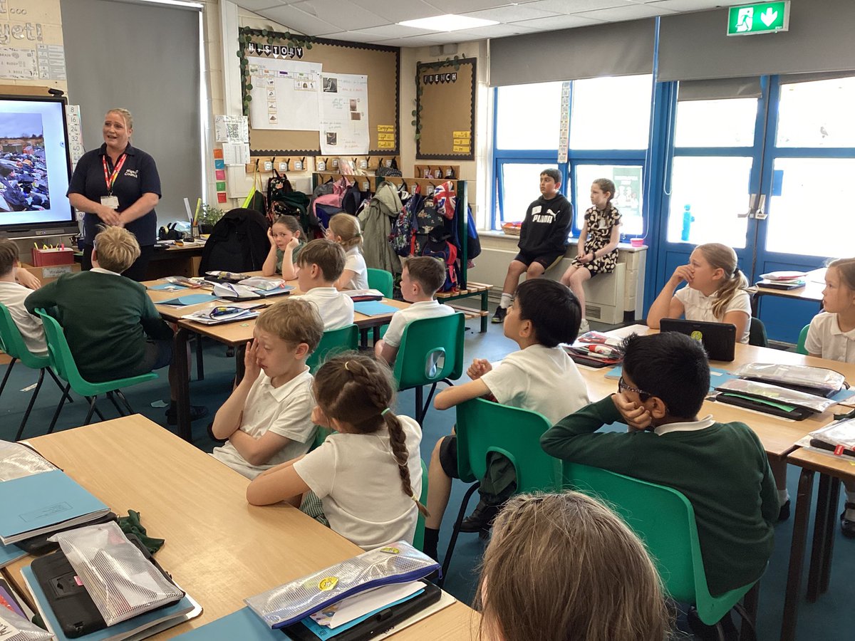 We’ve been learning about the work of Environmental Officers and their work in dealing with fly tipping, littering, dog fouling and barking dogs. #TheGatesSMSC #TheGatesAspirations