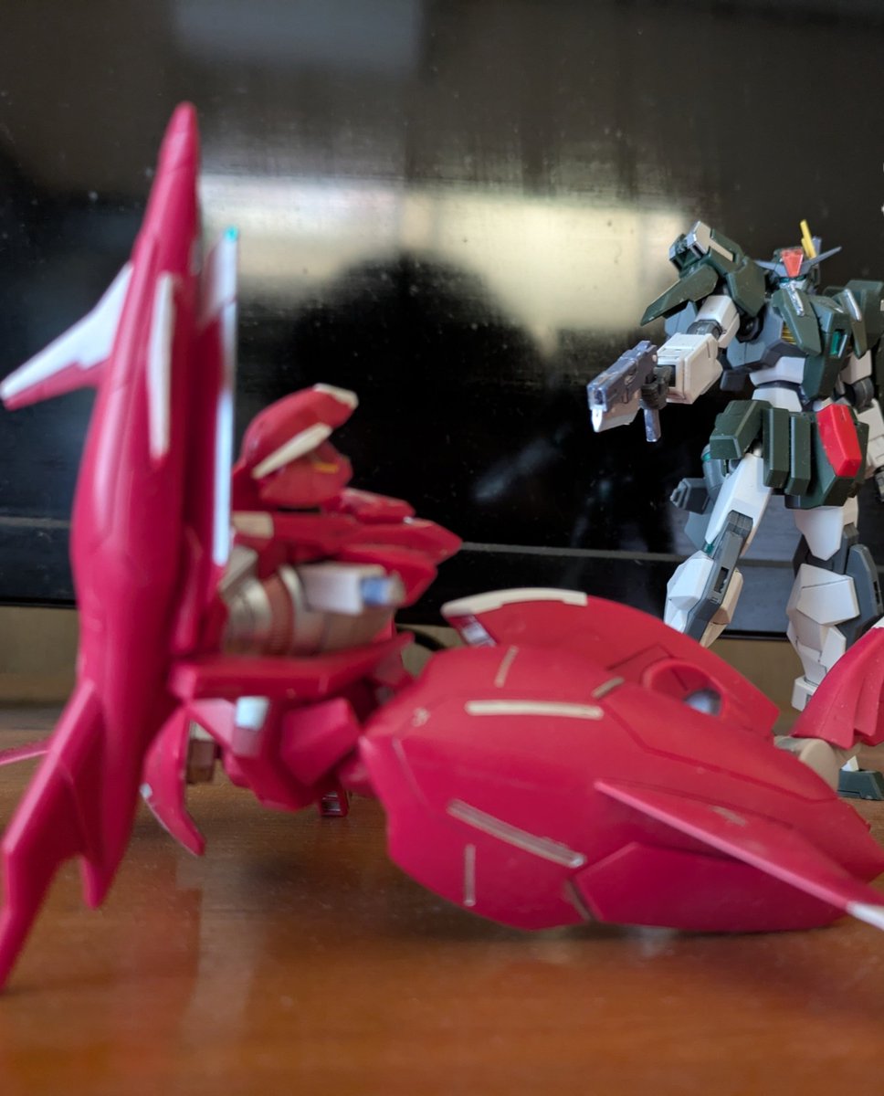 GQuuuuuuX最終回前にオリジナルのRX-78ガンダムが来ると予想した者だけ俺にGNビームピストルⅡを撃ちなさい