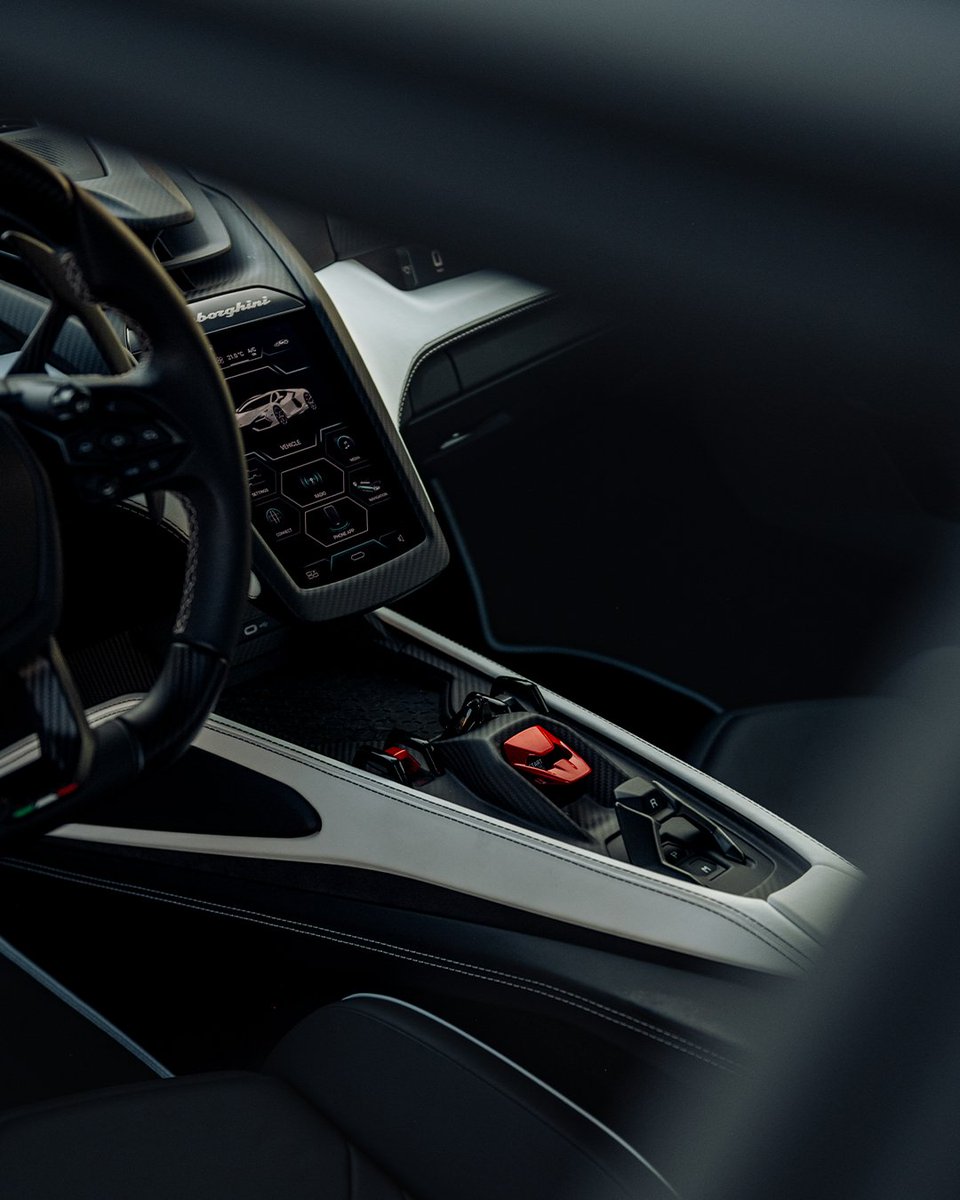 A truly breathtaking rush of adrenaline, coupled with a beauty that leaves you speechless. Featuring 1015 horsepower and the sharp design conceived by our Centro Stile, Lamborghini Revuelto mesmerizes you with every single detail.

#Lamborghini #Revuelto #FromNowOn