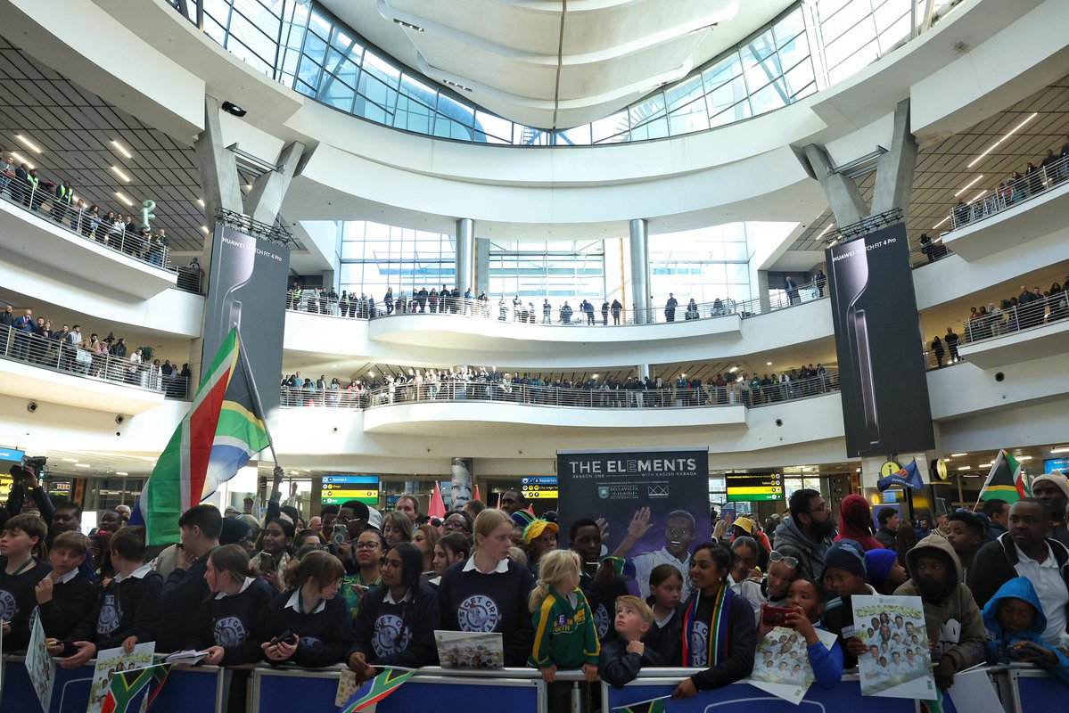 Lovely turnout to welcome back our triumphant Proteas
