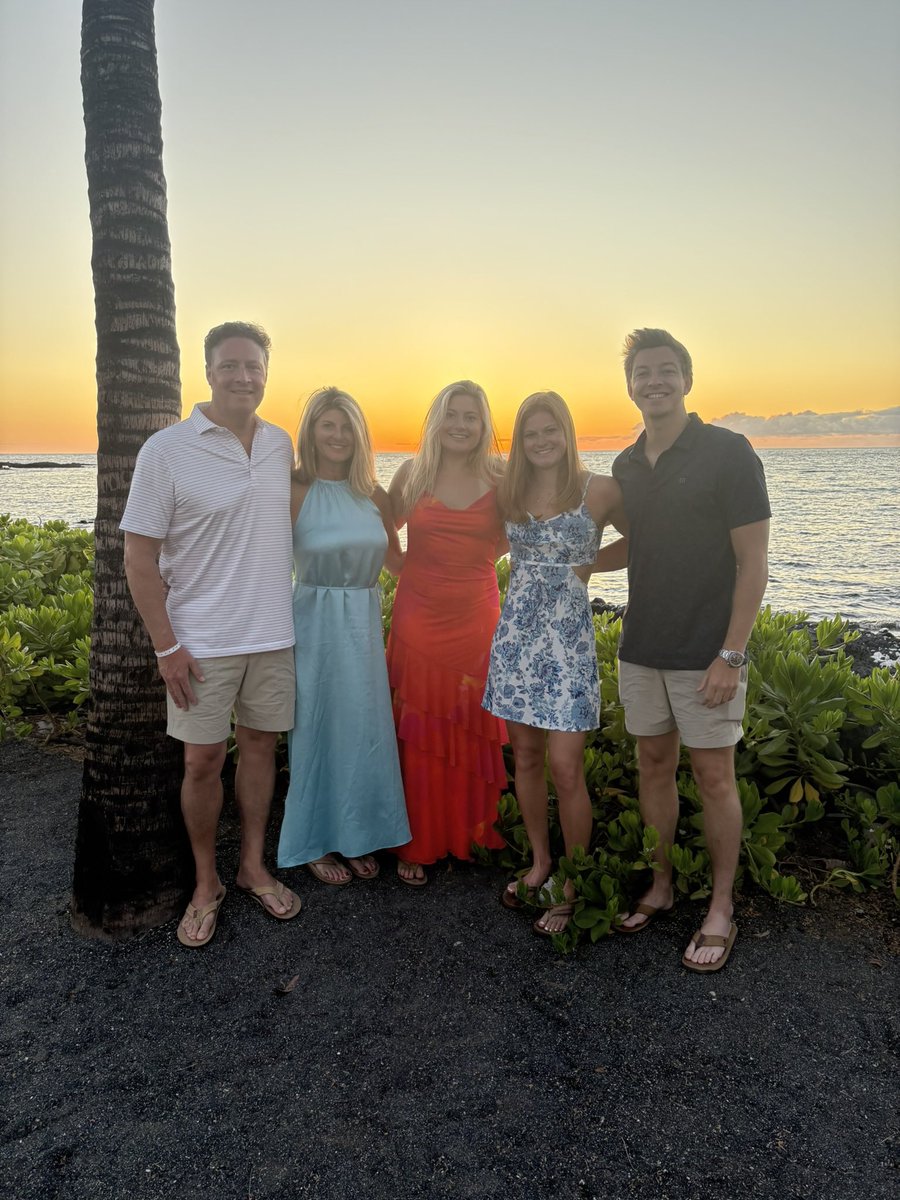 PackAPuncherYT's tweet image. Family vacation vibes 🌅❤️‍🔥