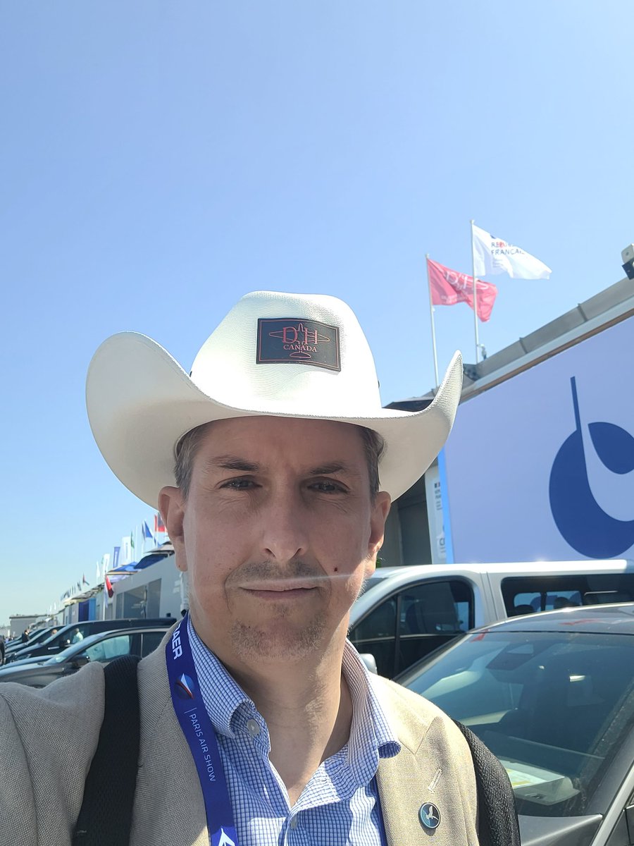 RAeSTimR's tweet photo. Now auditioning for the part of Wolfman in Top Gun 3... #ThatsClassified #PAS25 #avgeek https://t.co/I6MEmBxCtx