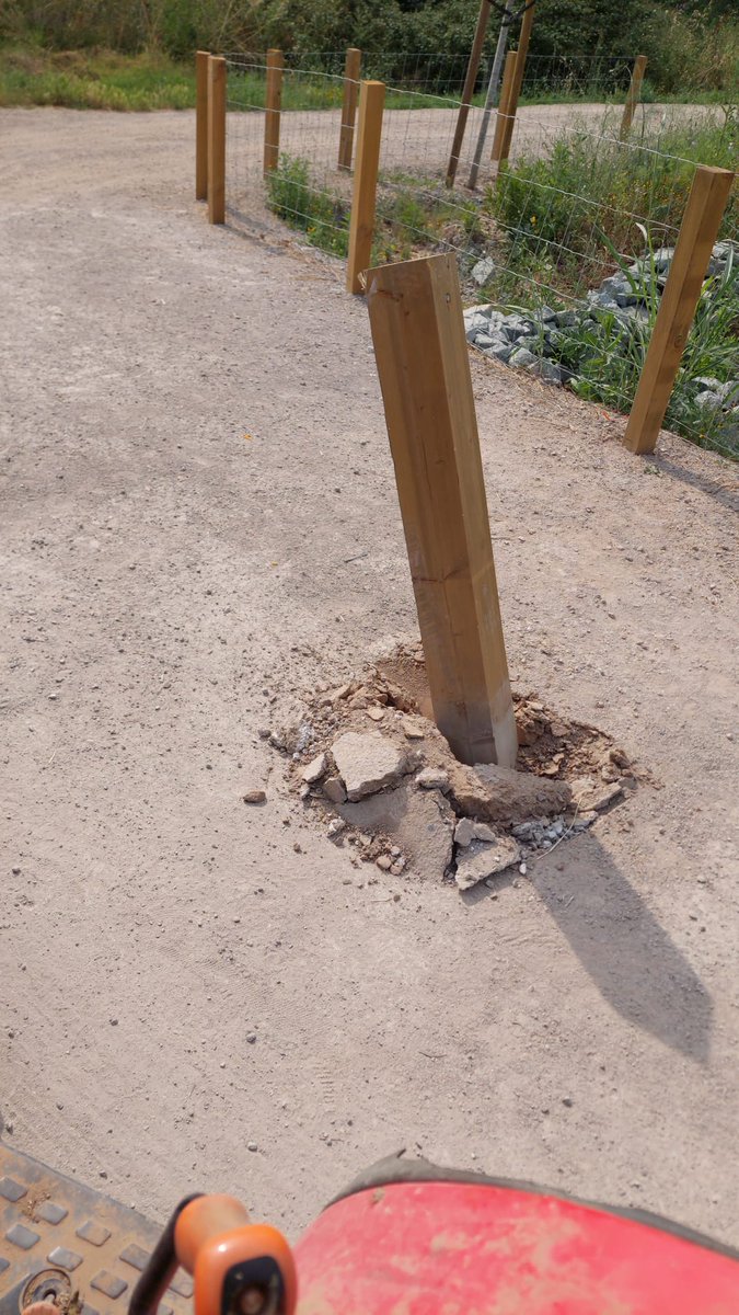 🌳La Brigada Municipal de l’Ajuntament de Papiol ha dut a terme diverses actuacions de manteniment i millora a diferents punts del municipi.
🛠️ Aquestes accions formen part del compromís amb el manteniment de l’espai públic i la qualitat de vida dels ciutadans i ciutadanes.