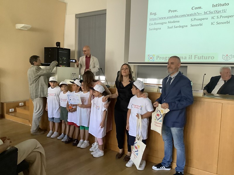 ProgrammaFuturo's tweet image. Un grazie speciale ai nostri #partner @eni @GSSI_LAQUILA @seeweblive Un grazie a tutti i #docenti a tutti gli alunni partecipanti, vincitori e non! Qui la galleria fotografica flickr.com/photos/program… e qui è possibile rivedere il video programmailfuturo.it/notizie/chiusu…