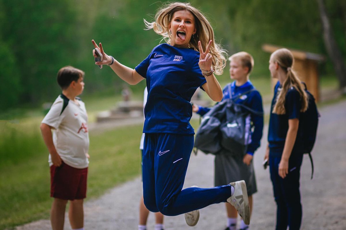 Förberedelser inför höghöjdsbanan! Koncentrerade, glada och förväntansfulla deltagare inväntar klartecken 🤗

📸: <a href="/joakimhall/">Joakim Hall</a> 

#sportsheart #sportsheartcamp #idrottsläger