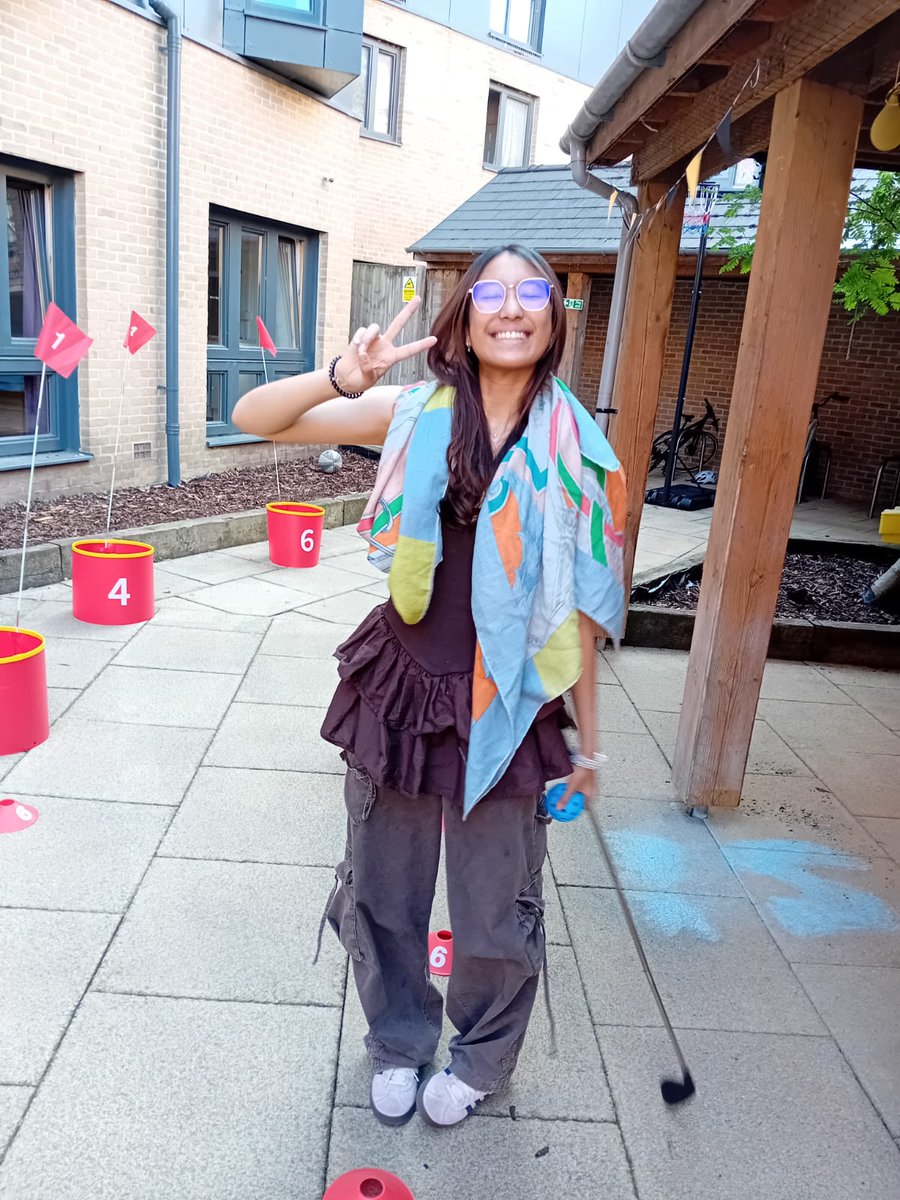 OxIntCollege's tweet image. 🎉 BSA National Boarding Week Fun Continues! 🏌️‍♀️⛳
Our boarders have been getting into the swing of things—literally! To celebrate #NationalBoardingWeek, students enjoyed a round of mini golf at Thames Street, and the smiles say it all. 😄🌟
#BSAboarding