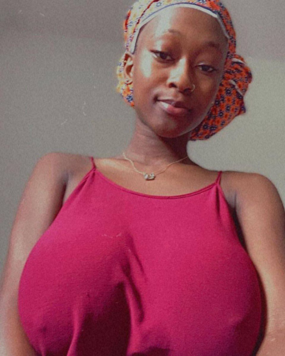 TRIPPLEtrouble_'s tweet image. Sio sisi wote tunaendanga maandamano vujo kama Hanifa wengine tumeadviciwa twende social places tupate bwana miaka inaendambio 🥲