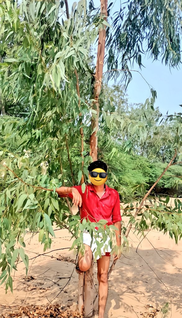 RajeshS8623113's tweet photo. Hi guys 🤗 
Clicks in red 😜

#bi #x #notodrugs #vesti #lungi #mundu #post #pic https://t.co/QleYWfkAFN
