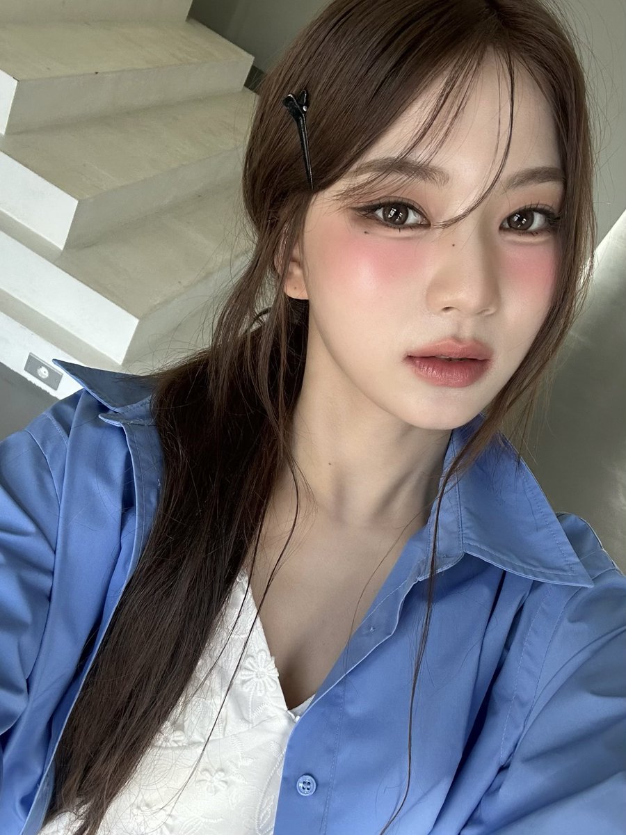 fleurswith's tweet image. chaerongie update 🫧