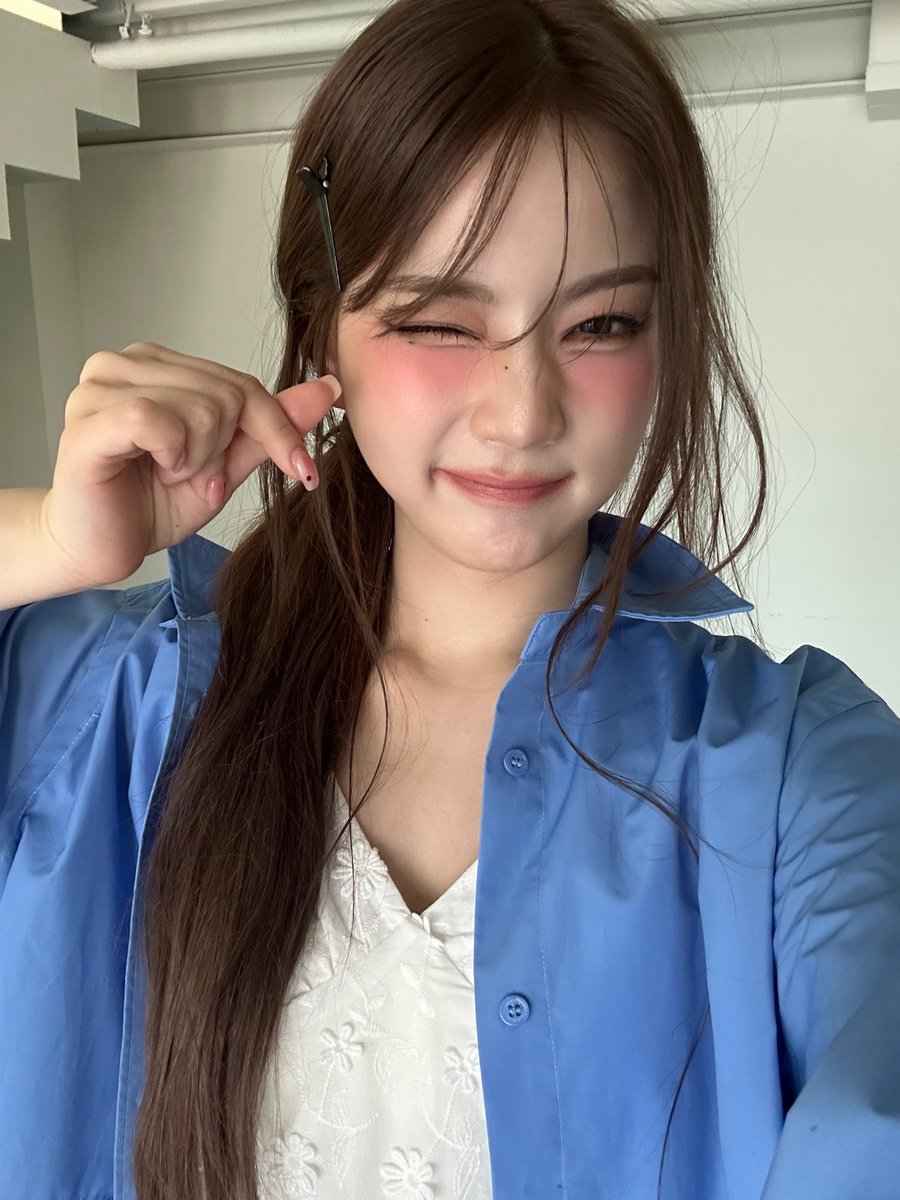 fleurswith's tweet image. chaerongie update 🫧