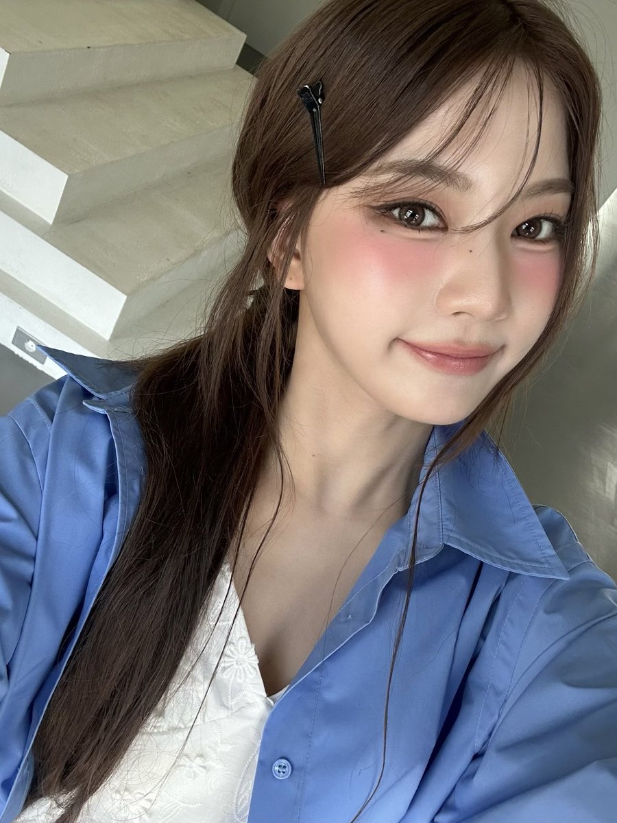 fleurswith's tweet image. chaerongie update 🫧