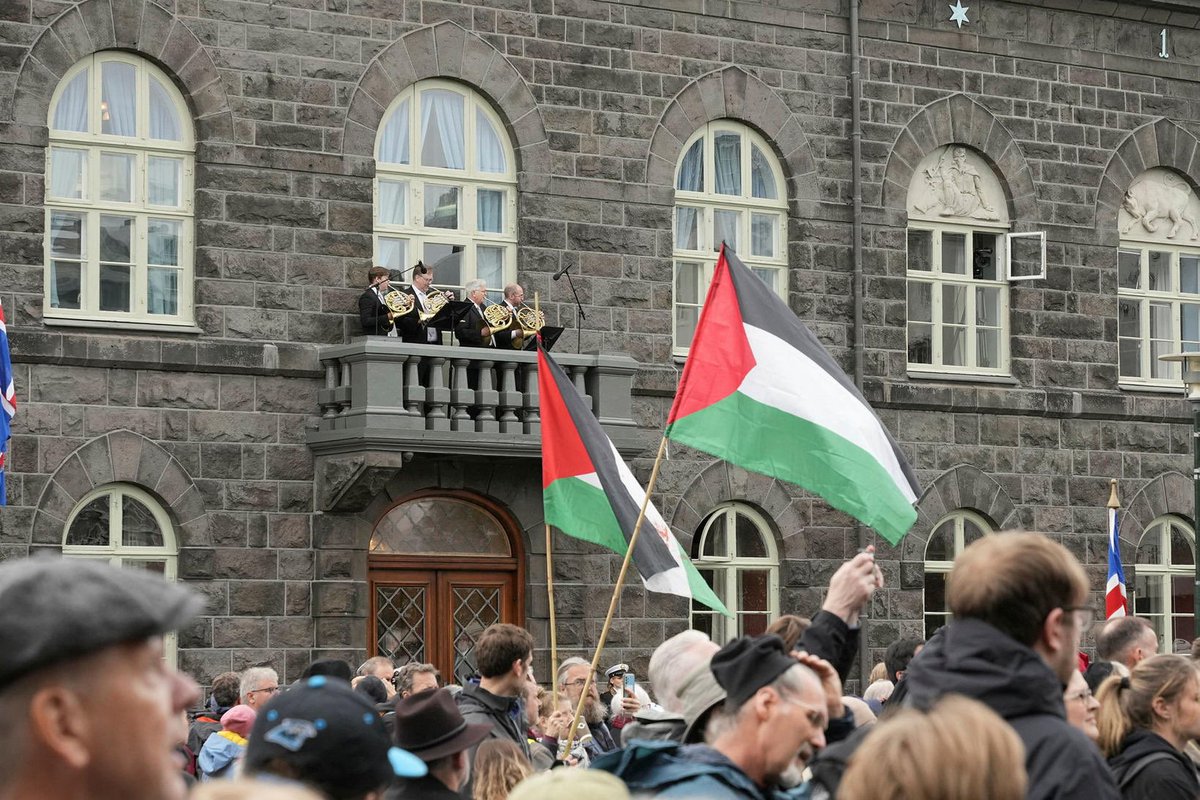 Þetta kallast að skora pólitískt sjálfsmark... 🙈