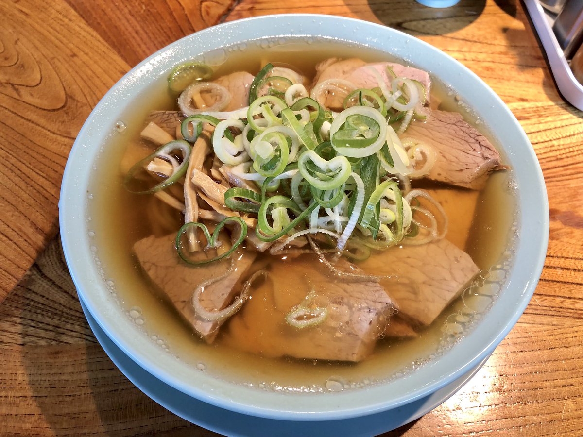 生田庵@浅草
中華そば＋ライス　900円
最近、お気に入りのコチラの一杯。今日初めて「油抜き」をリクエストしたところ対応してくれた。
油を抜いたらどうなるのか試したかったのです。イメージと現実が合致しました。
美味しかったです(^-^)