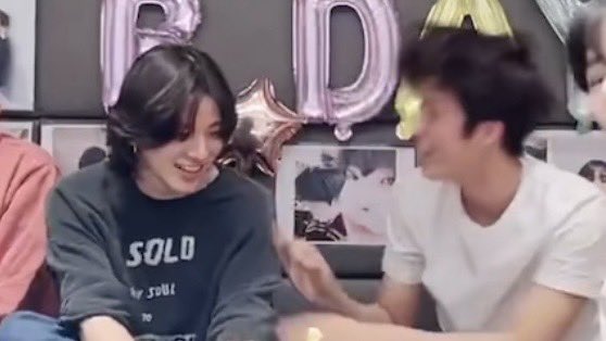 mysummerisyouu's tweet photo. แล้วสองคนนี้ขำคู่กันแซ่บมาก555555555555555555555555555555 https://t.co/vyDVqGGj43