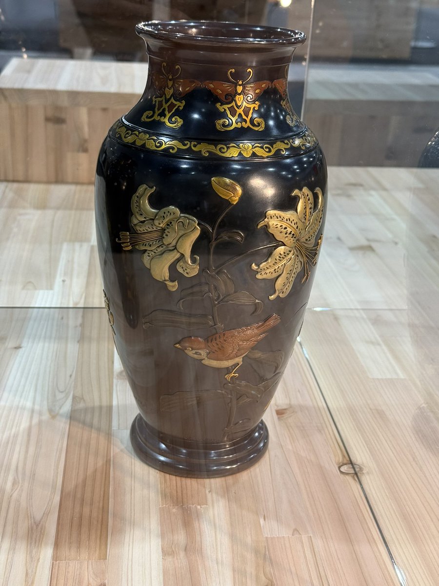 ポーランドのお店で、S&A社の #カワセミ のペンダントトップが販売され