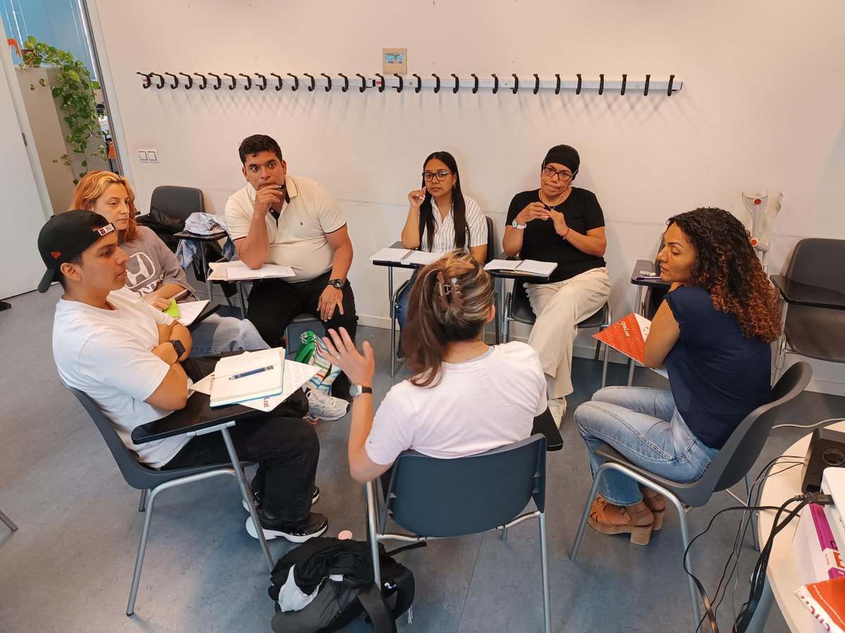 Persones anònimes que no tenen el català com a llengua habitual però que l’han acabat adoptant són un testimoni molt valuós per continuar l'aprenentatge d'aquesta llengua.  L'aprenentatge d'una llengua és un camí costa amunt, però sempre endavant!  @ajmontcada