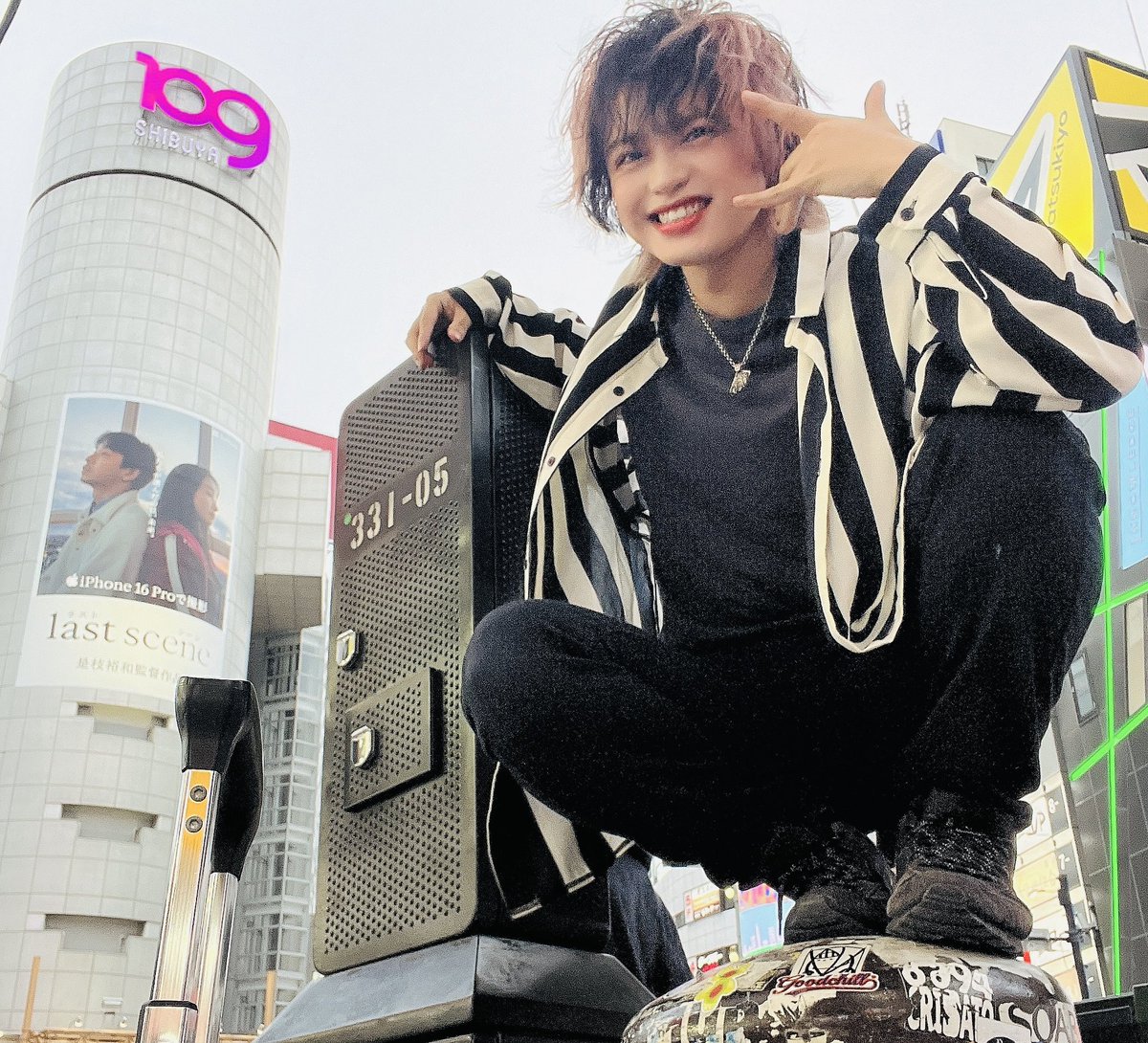 いい事を教えてあげよう。ほとんどの人は自分が気にしてる程あなたの事を考えてません。見てはいても対して気にはしてません。大概の人はチャック全開でも気づきません。そんなものです。だから気にし過ぎず生きていこう👍

#日本一ホストっぽくないホスト
#ポジティブ
#本音
#何様俺様神威空
#何様