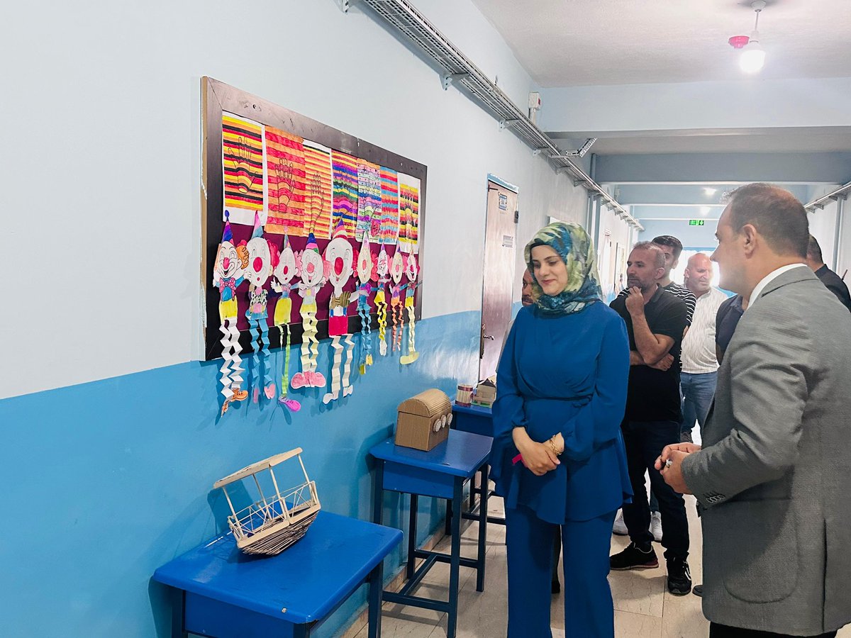 İlçe Milli Eğitim Müdürümüz Cengiz Kılıç, Şube Müdürlerimiz Ali Toprak ve Selman Gezici Gazi Ortaokulu Görsel Sanatlar Öğretmeni Kübra Tezcan’ın öğrencileriyle birlikte hazırladığı “Sene Sonu Sergisi”ne katıldı.
<a href="/tcmeb/">Millî Eğitim Bakanlığı</a> 
<a href="/Yusuf__Tekin/">Yusuf Tekin</a> 
<a href="/ali_eyyupkoca/">Ali Eyyupkoca</a> 
<a href="/mardinilmem/">Mardin İl Millî Eğitim Müdürlüğü</a>
