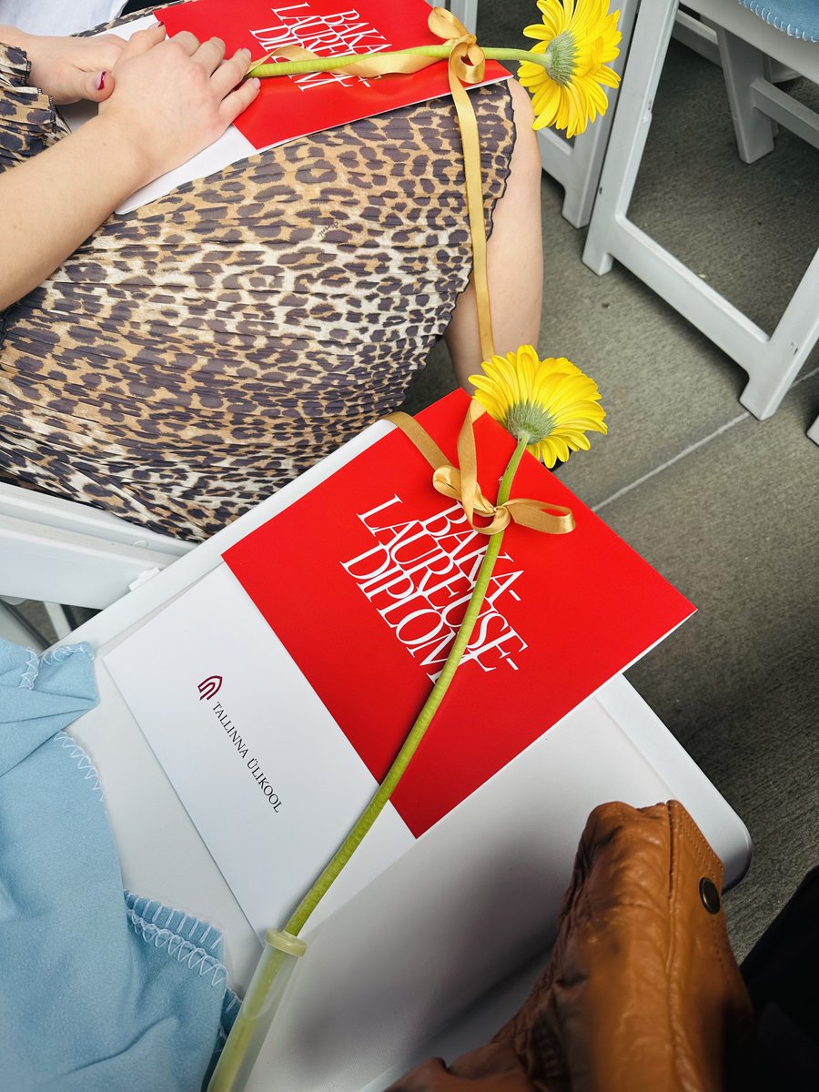 KiNG D!V!NE Esq tweet media