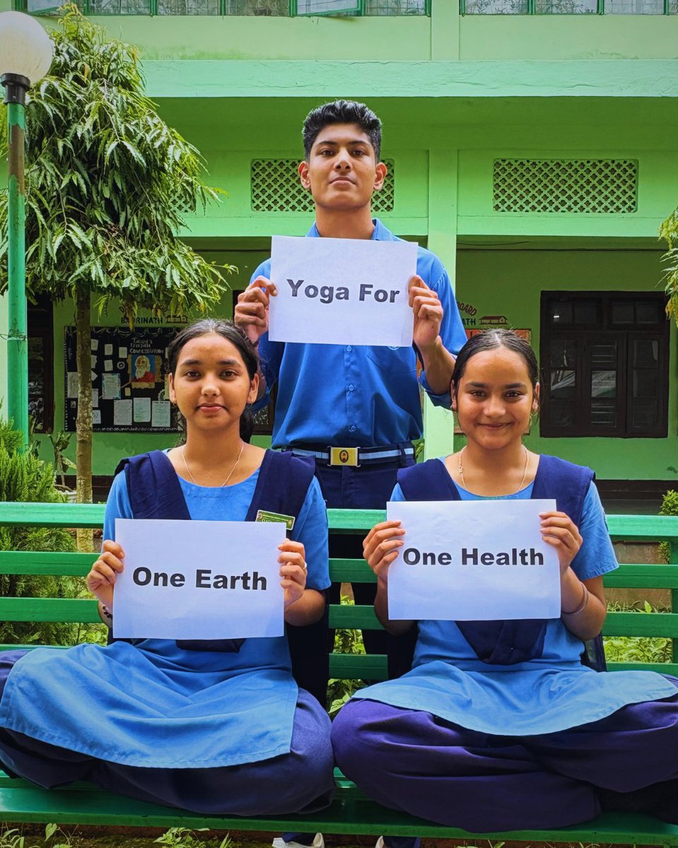 vkspv's tweet photo. 🧘‍♀️ Do you know the theme of the 11th International Day of Yoga?
It’s Yoga for One Earth, One Health 🌍💚
#IDY2025 #YogaDay #YogaForOneEarthOneHealth https://t.co/7GtOFIB6SU