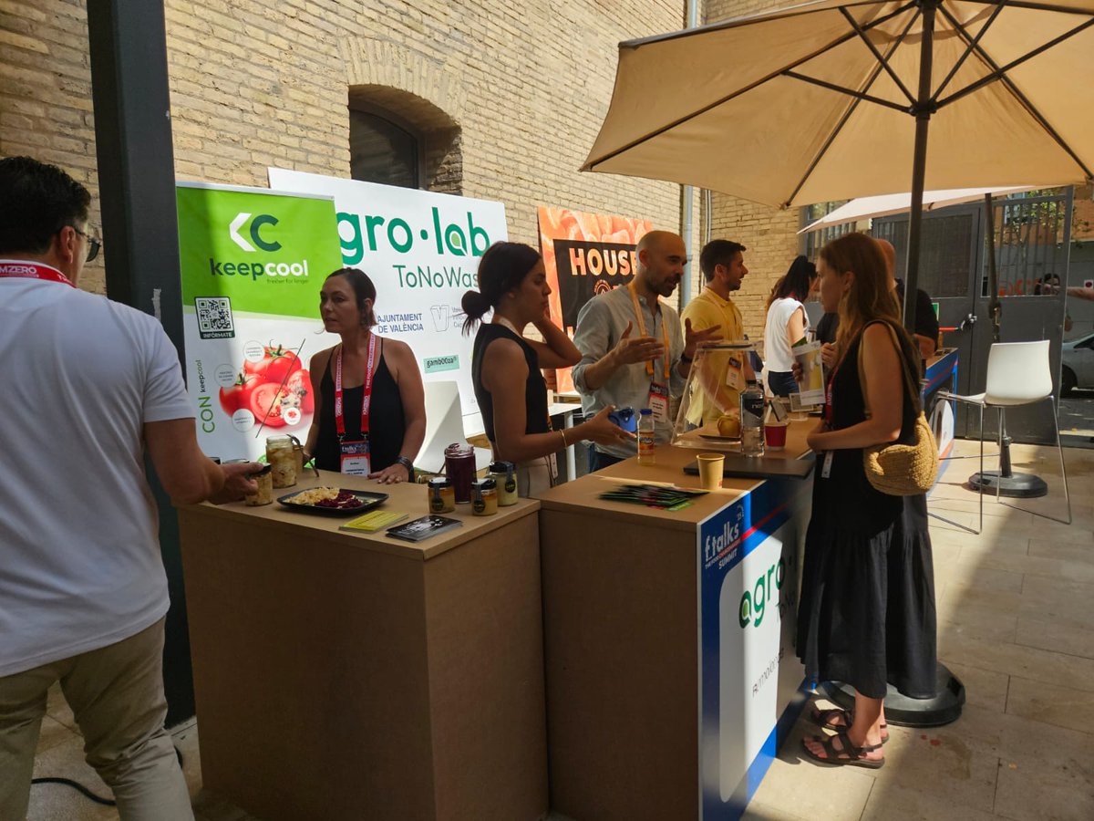 vlcinnovation's tweet photo. FTALKS | Agro·lab ToNoWaste, programa de aceleración de @VLCInnovation y @ToNoWaste, está en #FTalks, la gran cita de #foodchangemakers. Nuestras #startups presentan cómo innovan contra el #desperdicioalimentario. 
#Gambooza #LaFermenteriadelHorta  #TechforFood https://t.co/GCTXfRQbYQ