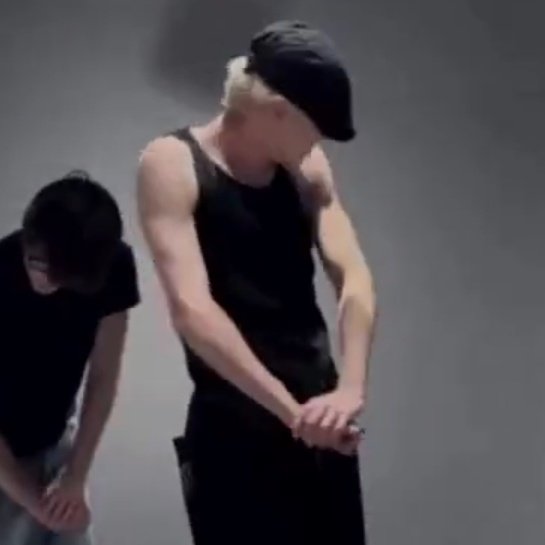 sionlovebot's tweet image. FUCKING HELL CLOSE THE GYMS‼️‼️‼️‼️ (don&apos;t)