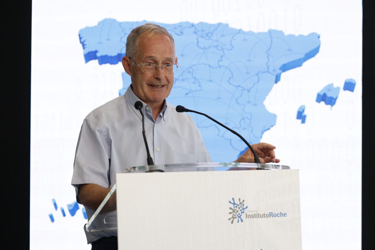 El Dr. Carracedo ha puesto en valor la aproximación coordinada entre Comunidades Autónomas para una implementación heterogénea de la Medicina Personalizada de Precisión en España, y ha destacado que "la creación de una Comisión Técnica específica en Medicina Personalizada de