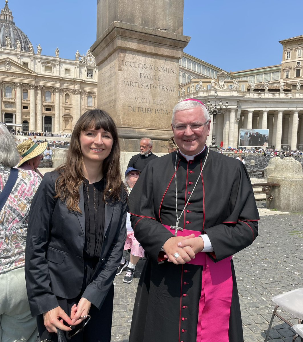 UKinHolySee's tweet image. We were delighted to greet pilgrims from @cardiffmenevia this morning in St Peter’s square during their Jubilee pilgrimage led by Archbishop Mark O’Toole. Thank you, Archbishop Mark, for meeting our @Anabel_Inge at the end of the General Audience.