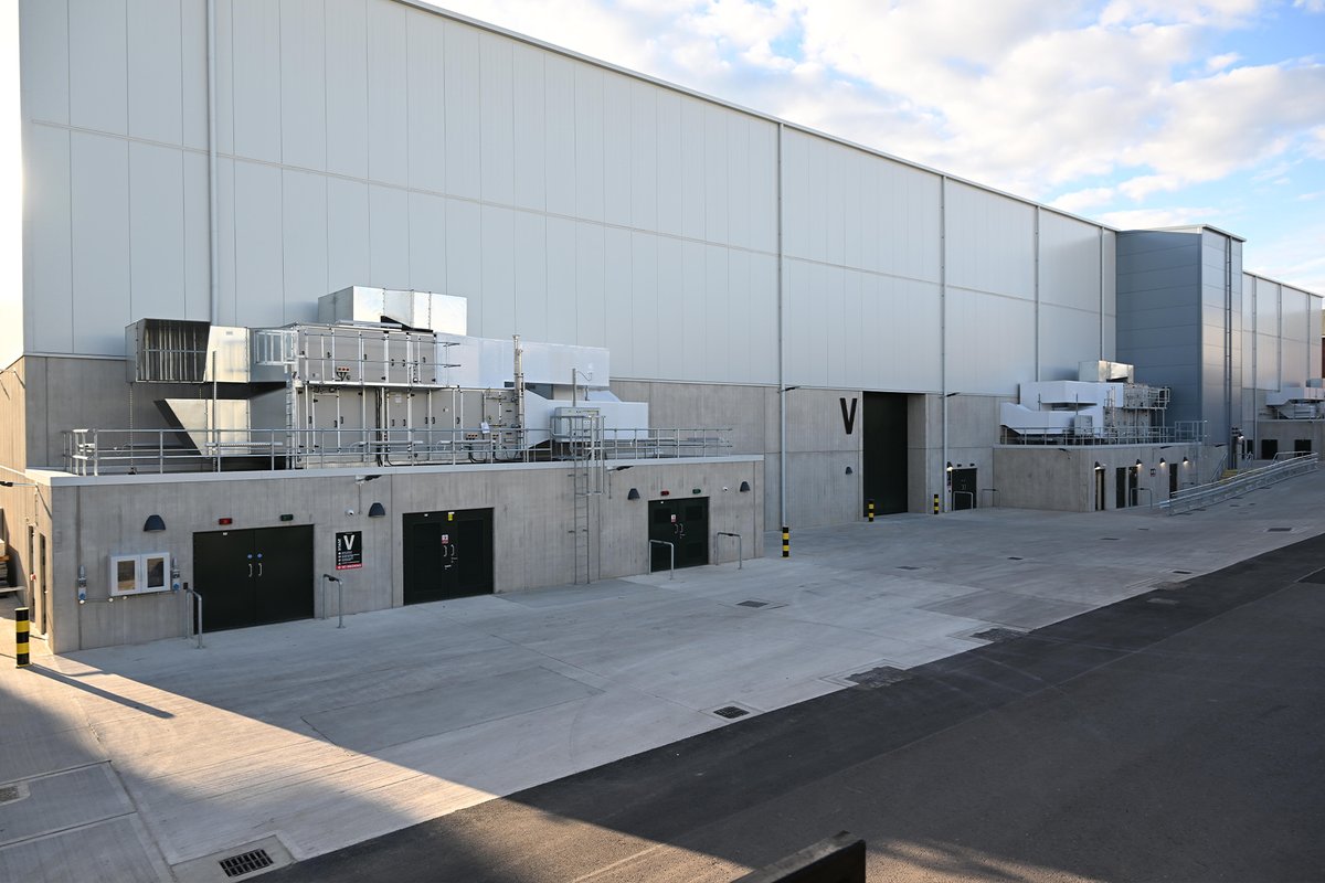 PinewoodStudios's tweet image. Behind the scenes of #Andor Season 2 which #ShotAtPinewood across seven stages and the first production to utilise our new purpose-built V Stage and W Stage while the Paddock Lot housed the massive Ghorman set.

All 12 episodes are available to watch on @DisneyPlus