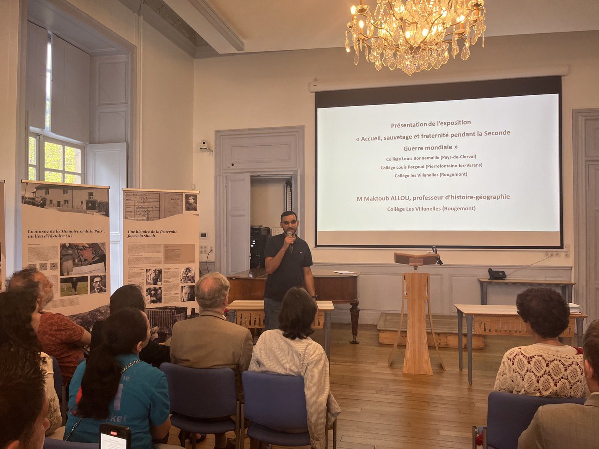 Académie de Besançon (@acbesancon) on Twitter photo 🕊️Remise des prix académiques du #CNRD ce 18 juin au rectorat <a href="/acbesancon/">Académie de Besançon</a> par <a href="/NathalieAlber15/">Nathalie Albert-Moretti</a>
Des collégiens et lycéens distingués pour leurs travaux sur « Libérer et refonder la France (1943-1945) » 🕊️Remise des prix académiques du #CNRD ce 18 juin au rectorat <a href="/acbesancon/">Académie de Besançon</a> par <a href="/NathalieAlber15/">Nathalie Albert-Moretti</a>
Des collégiens et lycéens distingués pour leurs travaux sur « Libérer et refonder la France (1943-1945) »