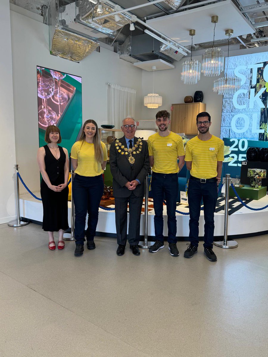Great to visit the new <a href="/IKEAUK/">IKEA UK</a> store on Oxford Street yesterday- a flat-pack-tastic edition to the city!  Thank you to the team for a tour 🇸🇪