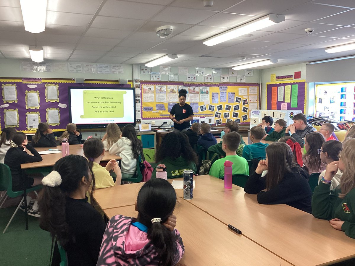 Primary 7 enjoyed a thought provoking, informative and important workshop this morning, delivered by Kaela at <a href="/SRtRCScotland/">Show Racism the Red Card 🏴󠁧󠁢󠁳󠁣󠁴󠁿</a>. We had some frank - and incredibly useful - discussions on tackling discrimination in our daily lives. #ShowRacisimTheRedCard