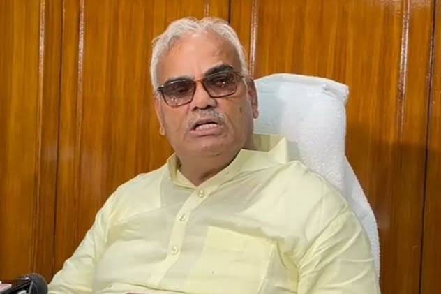 RashpinderBrar3's tweet image. सोचा बता दूँ क्या पता अभी तक अपनी माँग ही समझ में न आई हो 🤔

◾️UGC NET को हिंदी में &quot;विश्वविद्यालय अनुदान आयोग राष्ट्रीय पात्रता परीक्षा&quot; कहते हैं। 

◾️इसे संक्षेप में &quot;राष्ट्रीय पात्रता परीक्षा&quot; भी कहते हैं।

◾️सहायक आचार्य बनने के लिए यह परीक्षा उतीर्ण होना अनिवार्य है।