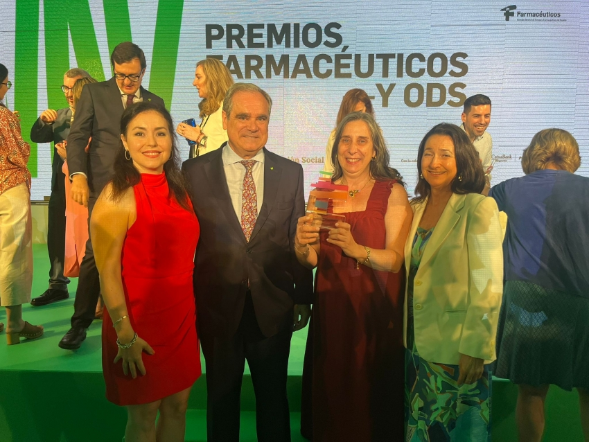 Departamento de Fisiología, UCM (@dptofisioucm) on Twitter photo El Proyecto "Stop Hipertensión con ApS/UCM" <a href="/aps_stop/">Stop Hipertensión con ApS/UCM</a> del <a href="/DptoFisioUCM/">Departamento de Fisiología, UCM</a> de <a href="/unicomplutense/">Complutense</a> ha ganado el Premio a la Innovación Social en la Categoría "Farmacéuticos y ODS", convocado por el Consejo General de Colegios Oficiales de Farmacéuticos de España.
ucm.es/aprendizaje-se… El Proyecto "Stop Hipertensión con ApS/UCM" <a href="/aps_stop/">Stop Hipertensión con ApS/UCM</a> del <a href="/DptoFisioUCM/">Departamento de Fisiología, UCM</a> de <a href="/unicomplutense/">Complutense</a> ha ganado el Premio a la Innovación Social en la Categoría "Farmacéuticos y ODS", convocado por el Consejo General de Colegios Oficiales de Farmacéuticos de España.
ucm.es/aprendizaje-se…