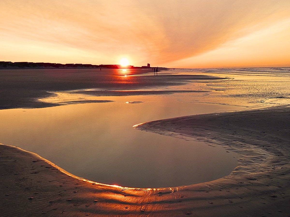 Mark Moore (@mmoore_hoops) on Twitter photo Good morning! #SunsetBeach <a href="/EdPiotrowski/">Ed Piotrowski</a> <a href="/medwick/">Gannon Medwick</a> <a href="/ChrissyKohler/">Chrissy Kohler</a> <a href="/WXIIJackie/">WXII Jackie Pascale</a> <a href="/jamiearnoldWMBF/">Jamie Arnold WMBF</a> <a href="/LeeHaywoodWX/">Lee Haywood</a> <a href="/dogwoodblooms/">Cassie Clark</a> <a href="/marioncaldwx/">Marion Caldwell</a> <a href="/JustinMcKeeWx/">Justin McKee</a> <a href="/StarboardRail/">The Starboard Rail</a> <a href="/ThePhotoHour/">#ThePhotoHour</a> <a href="/Christina4casts/">Christina Anthony</a> <a href="/CMorganWX/">Christian Morgan</a> <a href="/AndrewWMBF/">Andrew Dockery</a> <a href="/ScottyPowellWX/">Scotty Powell</a> <a href="/jgreenhillwx/">Jenna Greenhill</a> <a href="/TimBuckleyWX/">Tim Buckley is on vacation</a> <a href="/matt_wx/">Meteorologist Matt Bullock</a> Good morning! #SunsetBeach <a href="/EdPiotrowski/">Ed Piotrowski</a> <a href="/medwick/">Gannon Medwick</a> <a href="/ChrissyKohler/">Chrissy Kohler</a> <a href="/WXIIJackie/">WXII Jackie Pascale</a> <a href="/jamiearnoldWMBF/">Jamie Arnold WMBF</a> <a href="/LeeHaywoodWX/">Lee Haywood</a> <a href="/dogwoodblooms/">Cassie Clark</a> <a href="/marioncaldwx/">Marion Caldwell</a> <a href="/JustinMcKeeWx/">Justin McKee</a> <a href="/StarboardRail/">The Starboard Rail</a> <a href="/ThePhotoHour/">#ThePhotoHour</a> <a href="/Christina4casts/">Christina Anthony</a> <a href="/CMorganWX/">Christian Morgan</a> <a href="/AndrewWMBF/">Andrew Dockery</a> <a href="/ScottyPowellWX/">Scotty Powell</a> <a href="/jgreenhillwx/">Jenna Greenhill</a> <a href="/TimBuckleyWX/">Tim Buckley is on vacation</a> <a href="/matt_wx/">Meteorologist Matt Bullock</a>